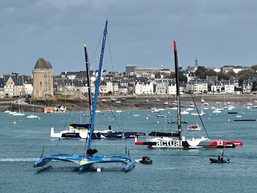 22_37159   © Thierry Martinez.DINARD, FRANCE.9 Novembre  2022Départ de la 12éme ROUTE DU RHUM, transatlantique course à la voile en solitaire de St Malo(FRA)  à Pointe à Pitre (FRA-Guadeloupe) 3.543 milles nautiques.La flotte des Ultimes en attente à Dinard.