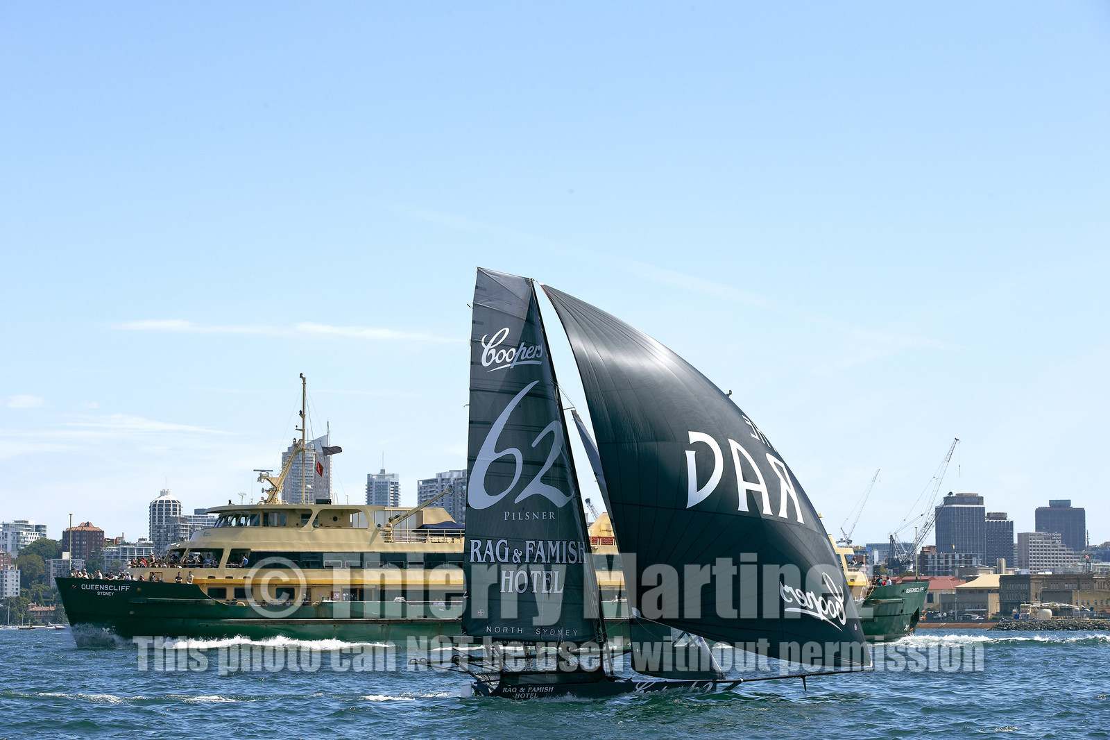 15_018990-Skiff-Sydney