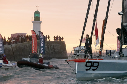 13_01559  2012 13 VENDEE GLOBE. Arrival in Les sables d'Olonne (