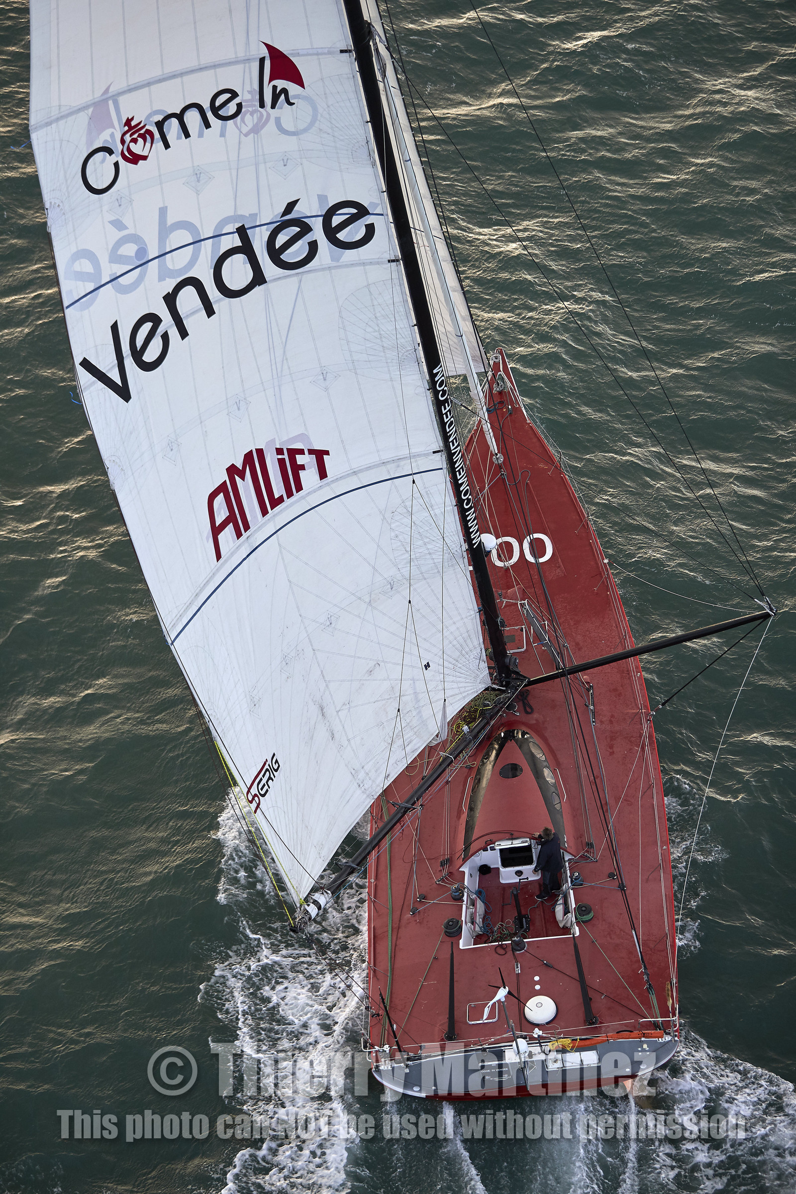 Départ de Jeff Pellet (FRA) sur son bateau COME IN VENDEE POUR UN TOUR DU MONDE;