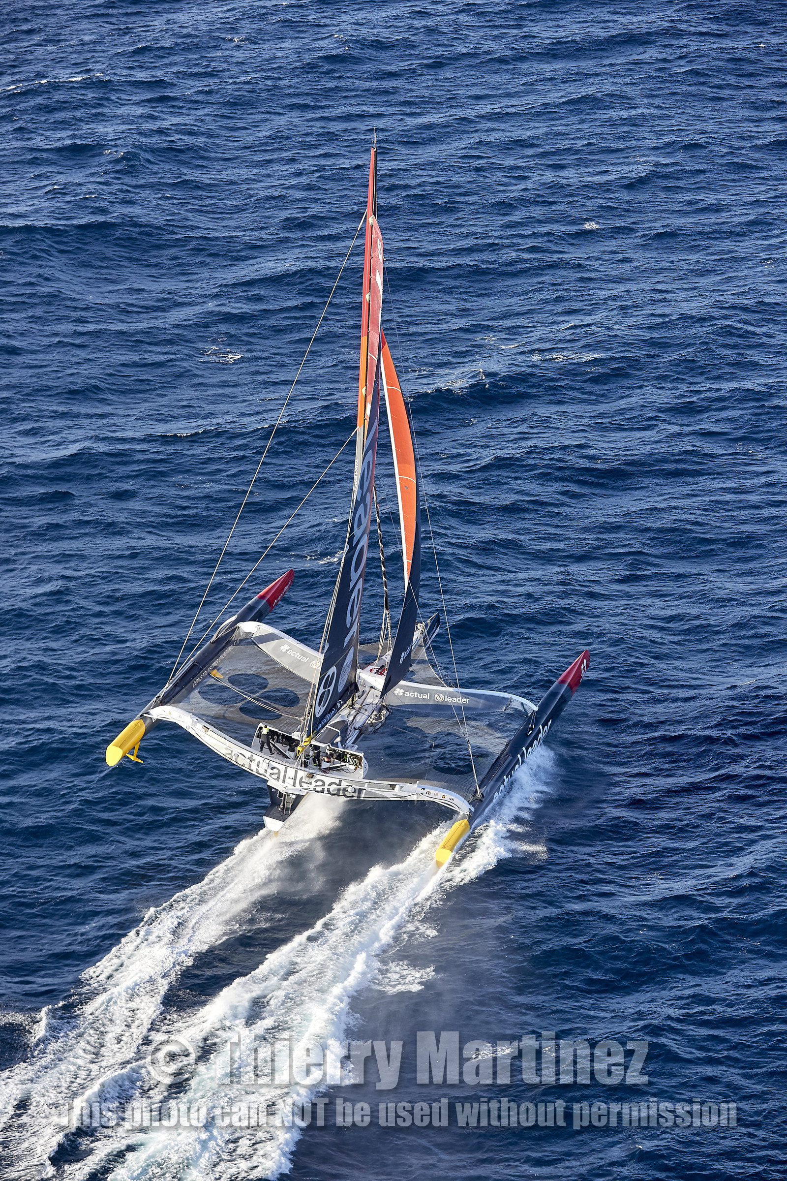 « ULTIM ACTUAL LEADER , Skipper Yves Le Blevec.