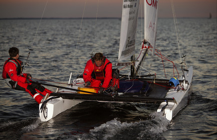 03_3176D  © Th.Martinez,STOCKHOLM ARCHIPELAGO - SWEDEN8 07 03-Archipelago Raid (2003)  Day 2.OMEGA Ellen MacArthur (UK) at the helm and NICK MOLONEY (AUS)  . First sunrise of the race.