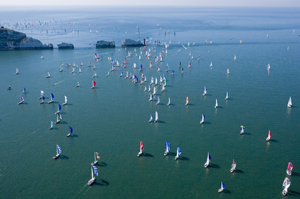 ROUND THE ISLAND RACE, ISLE OF WIGHT-UK . 3  June 2006.