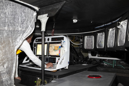 12_19777 CHEMINEES POUJOULAT ( IMOCA 60') , Skipper Bernard Stamm (SUI)