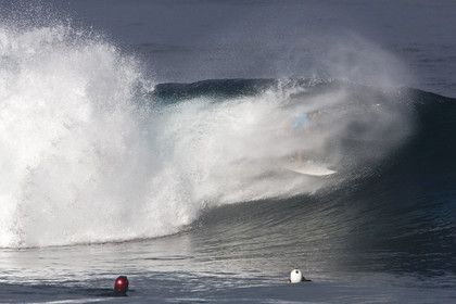2011 VOLCOM PIPE PRO  ( Surf contest) at Banzai Pipeline Beach, North Shore - Oahu - Hawaii.