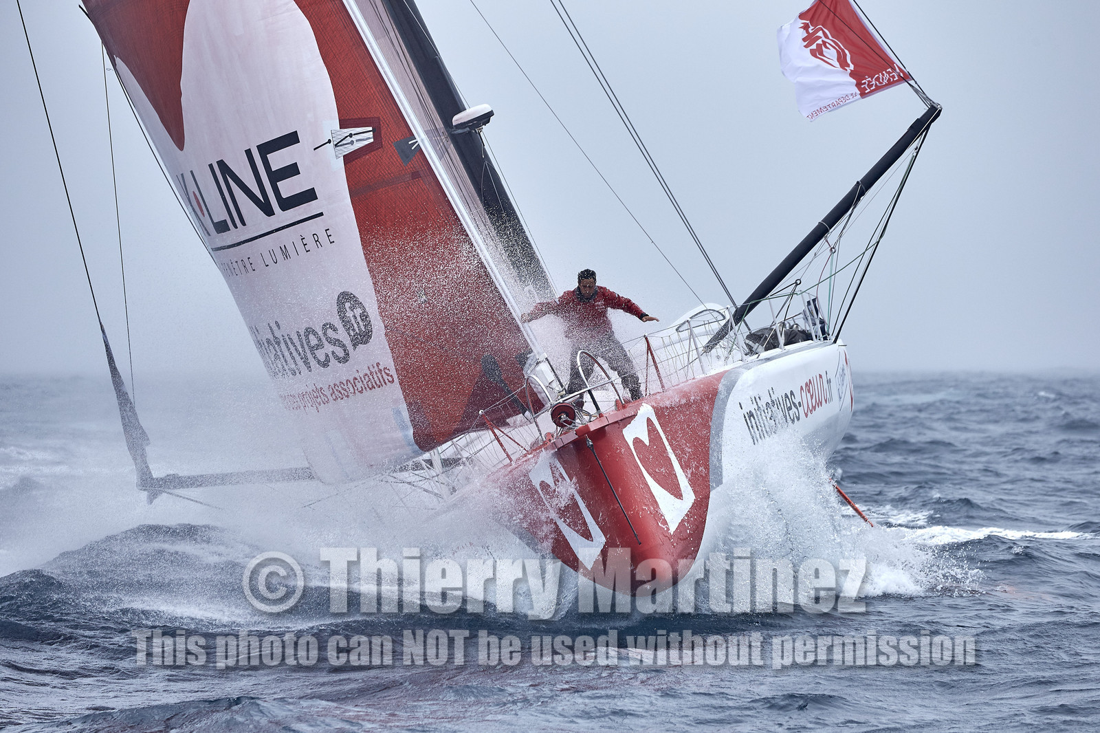 16_40324  ©Th.Martinez Sea&Co.  ILE DE GROIX - - FRANCE. 3 Août 2016. .Tanguy De Lamotte (FRA), a bord de l'IMOCA Initiatives-Coeur au large de l'Ile de Groix (FRA) en préparation du Vendée Globe 2016-17.