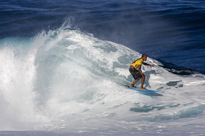 2011 VOLCOM PIPE PRO  ( Surf contest) at Banzai Pipeline Beach, North Shore - Oahu - Hawaii.