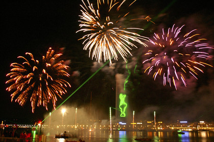 03_2277D ©Th.Martinez .Geneva , Switzerland. America's Cup 2003. 8th March 2003.Alinghi Team winner of America's Cup 2003..Welcome to Alinghi Team in Geneva.Firework and laser show by the lac...