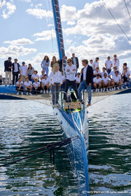 Baptême du trimaran ULTIM de François Gabart « SVR-LAZARIGUE » par Mélanie Laurent à Concarneau.