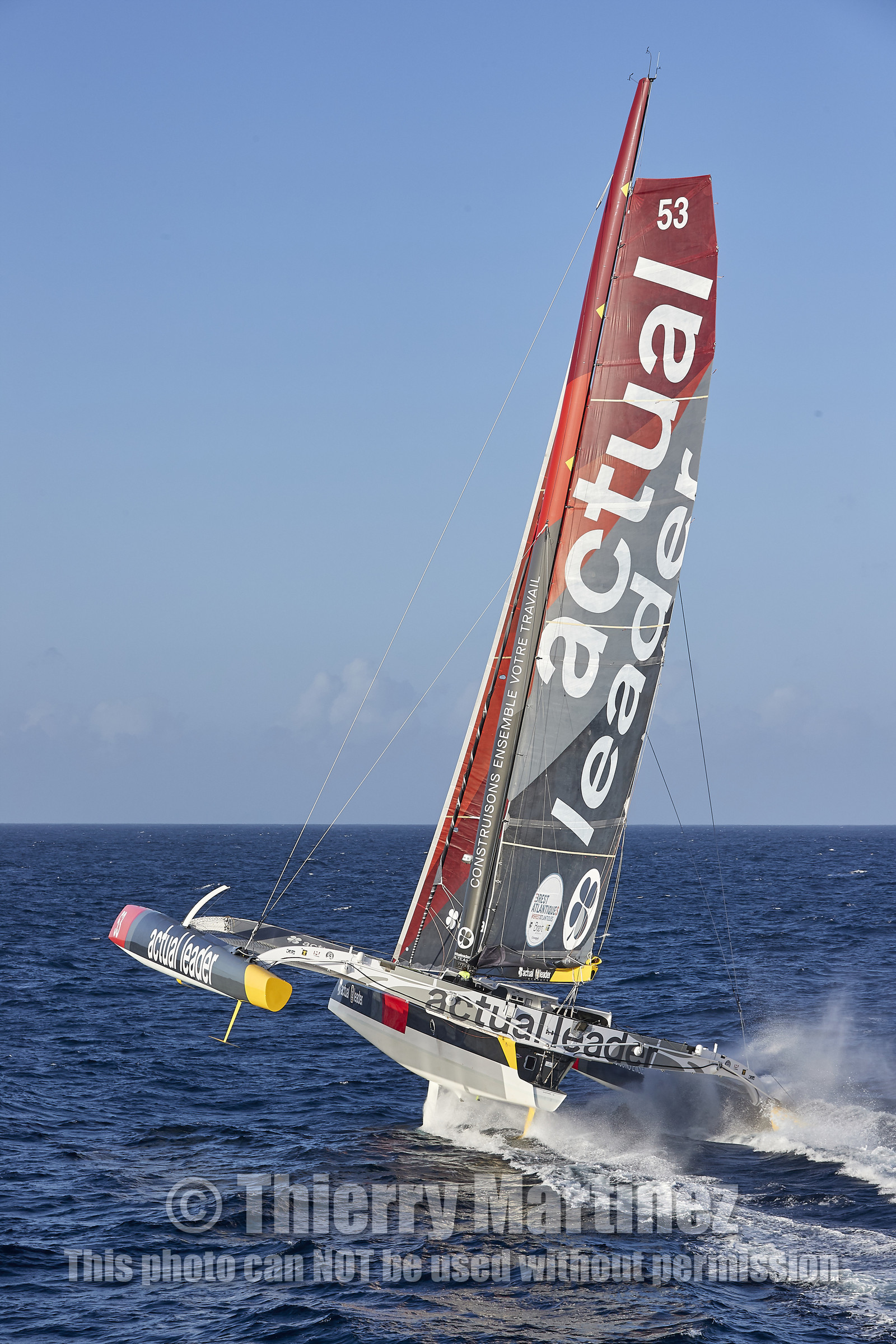 « ULTIM ACTUAL LEADER , Skipper Yves Le Blevec.