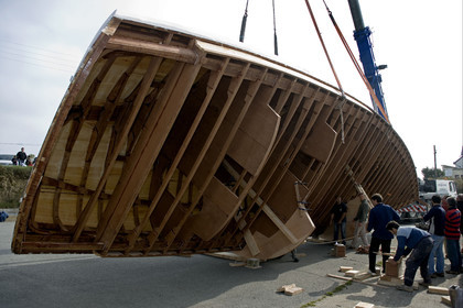 Thierry Dubois new boat under construction.15 Oct 2006