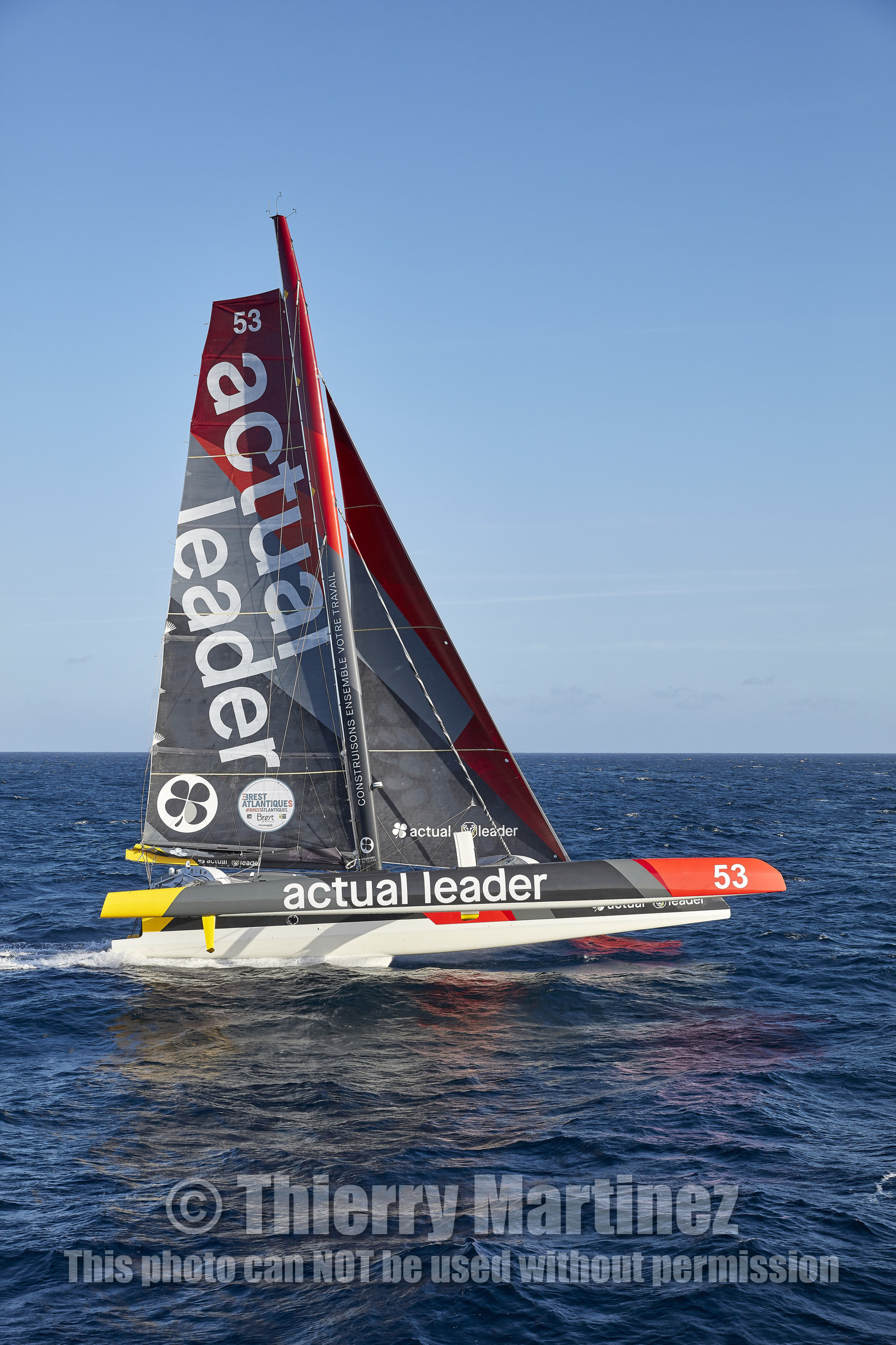 « ULTIM ACTUAL LEADER , Skipper Yves Le Blevec.