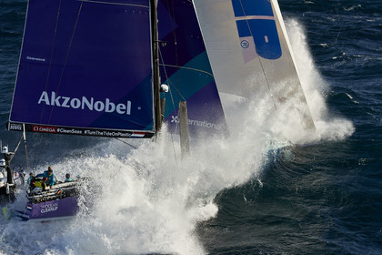 THM-17_104940_VOR-LISBON-LEG2start