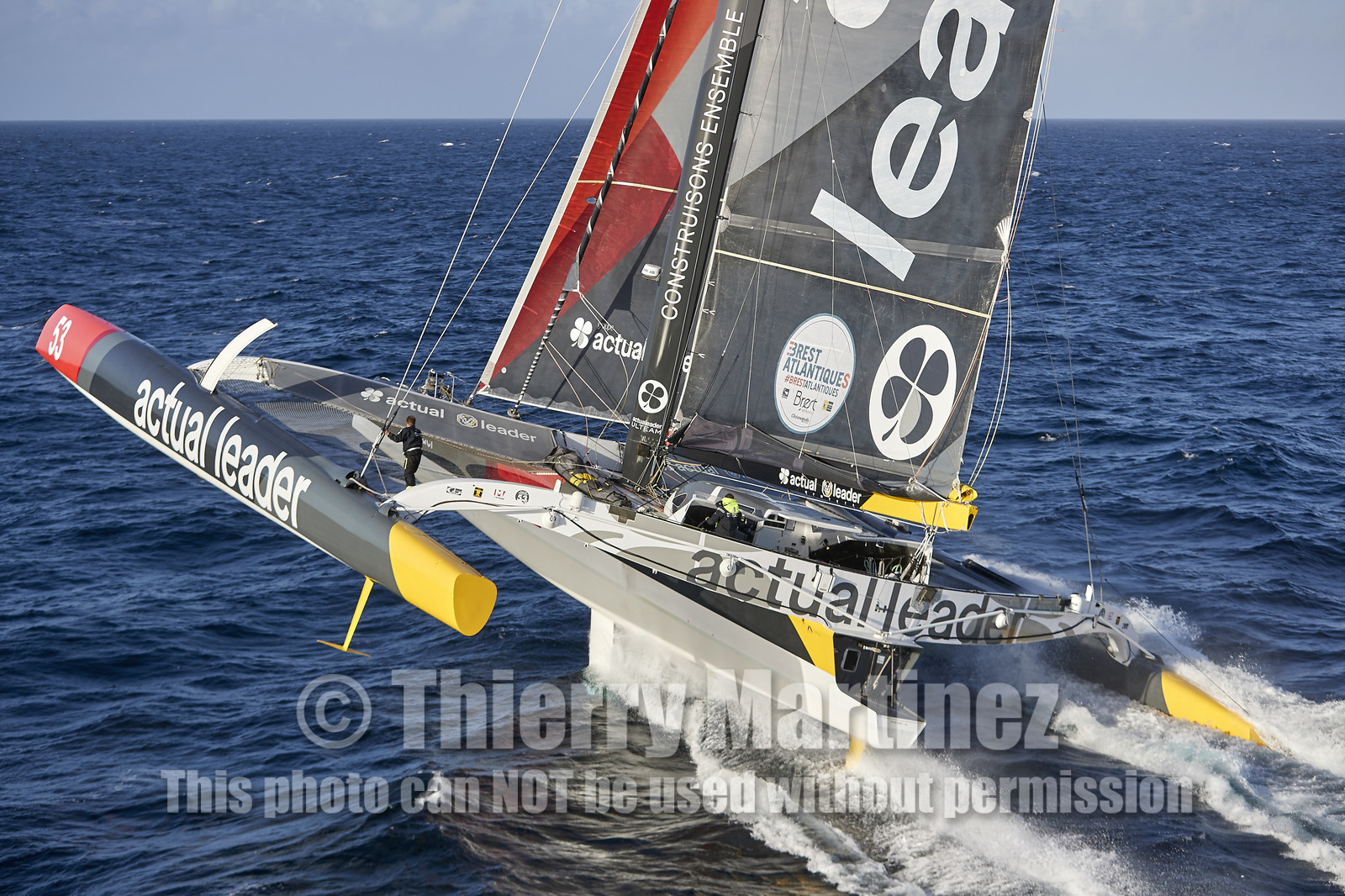 « ULTIM ACTUAL LEADER , Skipper Yves Le Blevec.