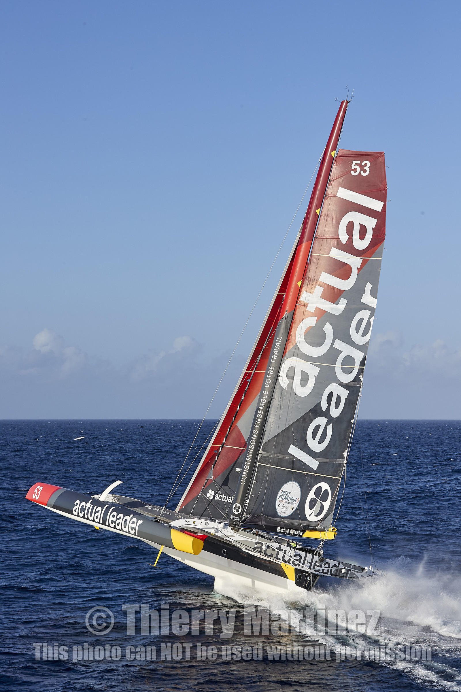 « ULTIM ACTUAL LEADER , Skipper Yves Le Blevec.