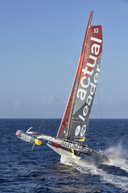 « ULTIM ACTUAL LEADER , Skipper Yves Le Blevec.
