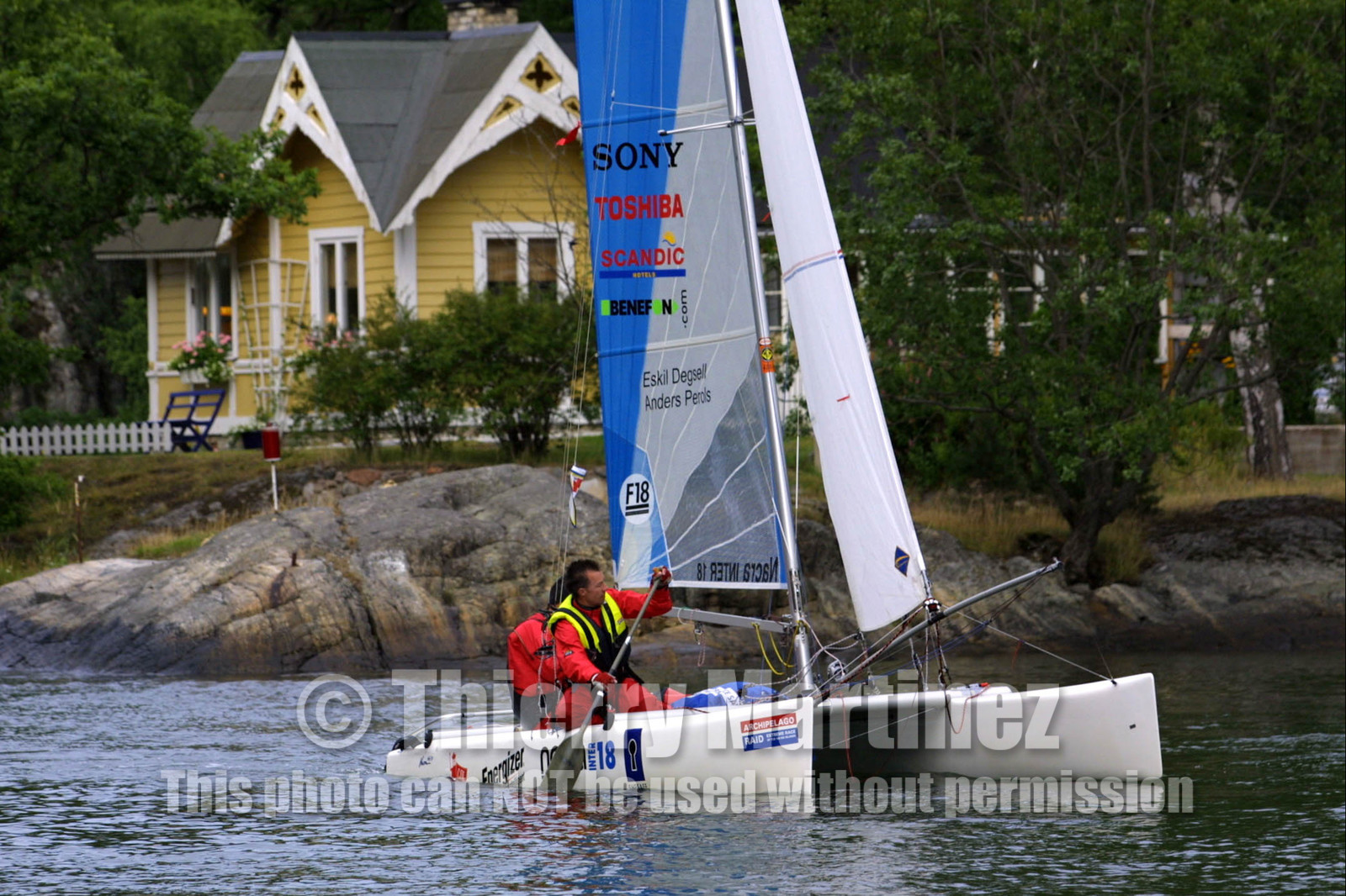 01_0506D-©ThMartinez- Sweden 1st 3rd August 2001. Archipelago Raid (Catamaran Formula 18).Eskil Degsell (SWE) & Anders Perols (SWE)