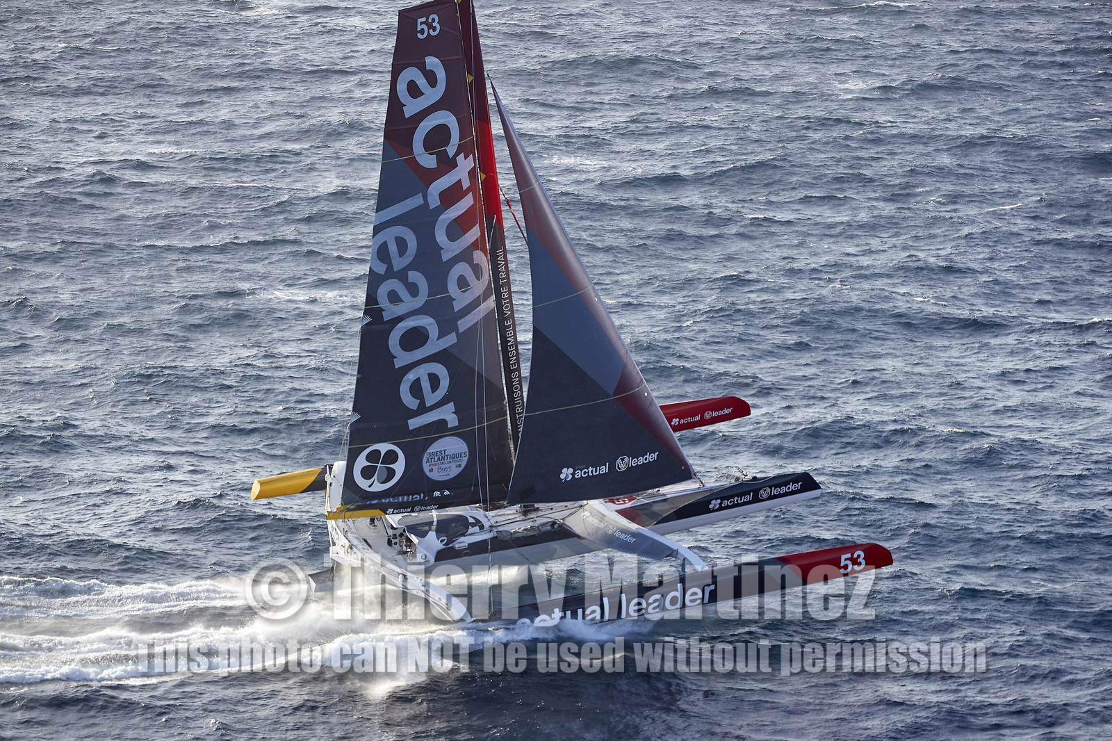 « ULTIM ACTUAL LEADER , Skipper Yves Le Blevec.