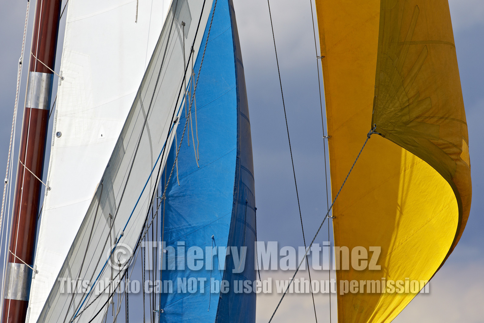 Langoustier  KROG E BARZ sous voile dans le golfe du Morbihan.