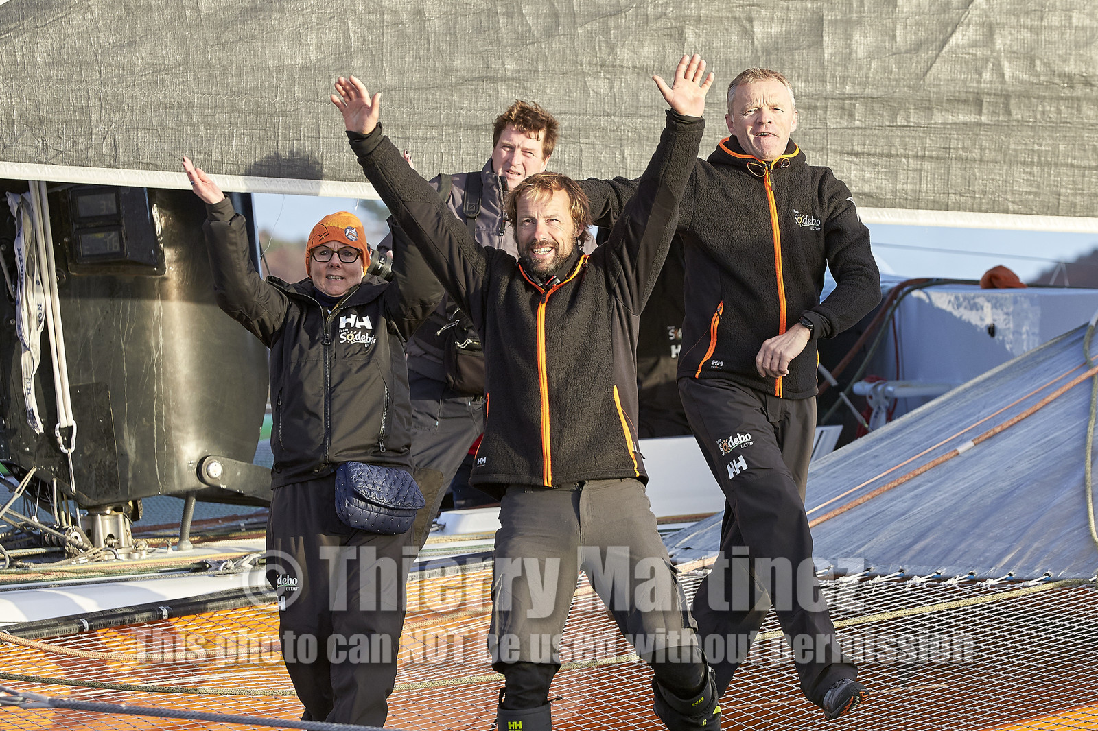 Single-handed sailing round the world record .