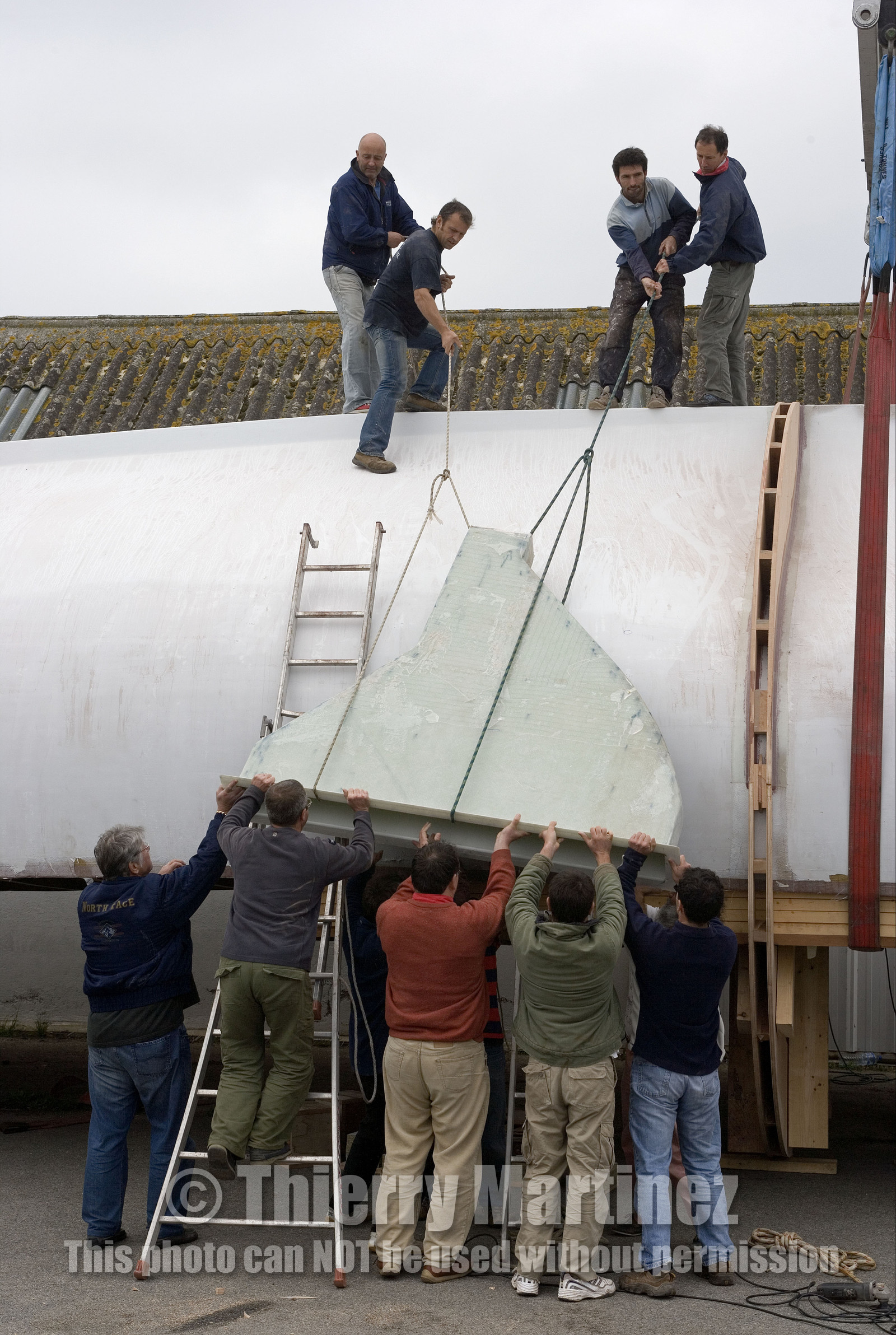 Thierry Dubois new boat under construction.15 Oct 2006