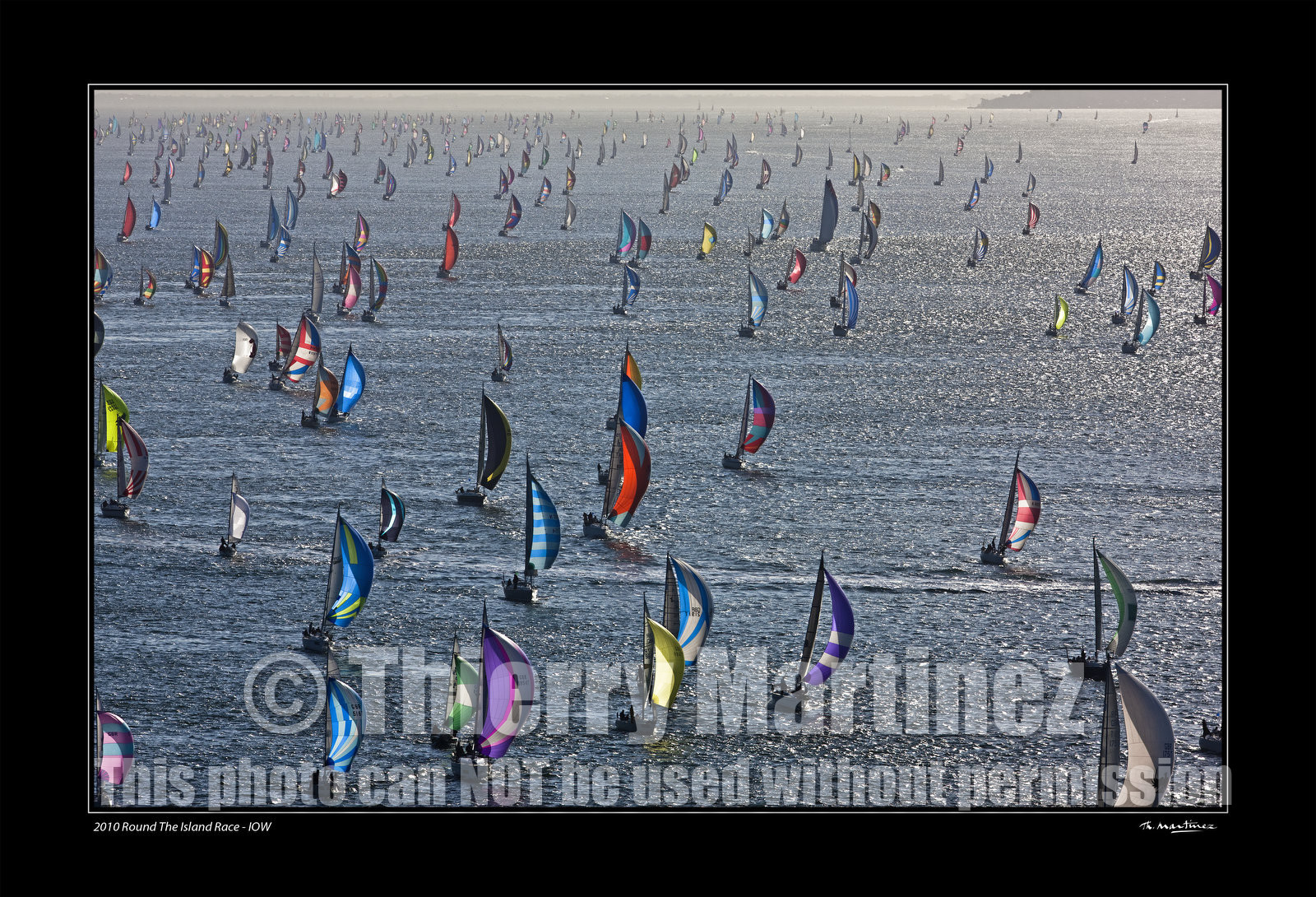 Photo disponible en tirage photo Fine Art,tirage original limités à 30 exemplaires.Chaque tirage est numéroté avec certificat d’authenticité signé.Pour choisir le format et support merci d'utiliser le caddie à coté de la photo.Formats disponibles : Tirage sur papier ( tirage seul) :  30x45 cm   40x60 cm  60x90 cm. Vous pouvez choisir le tirage avec un fond blanc ou noir , à votre convenance. Tirage sur papier contrecollé sur Dibond ( pas de bord blanc ou noir autour de l'image), avec système d'attache au dos:  30x45 cm   40x60 cm  50x75 cm  80x120cm.Tirage sur toile ( Canvas) monté sur chassis bois (pas de bord blanc ou noir autour de l'image), avec système d'attache au dos :  50x75 cm  80x120cm.Expédition ( Dans le monde entier): Colissimo (assurance) avec signature à réception. 48h pour la France métropolitaine.Il est possible de récupérer les tirages à La Galerie du Golfe (sans frais d'expèdition).Conditionnement tirages seuls: tube cylindrique renforcé + boite.