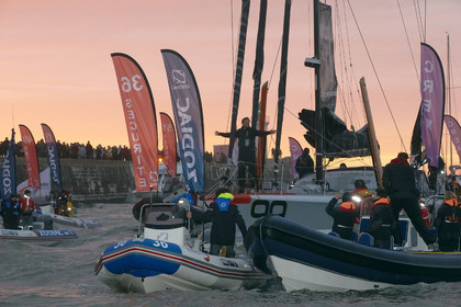 13_01565  2012 13 VENDEE GLOBE. Arrival in Les sables d'Olonne (