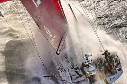 THM-17_107646_VOR-LISBON-LEG2start