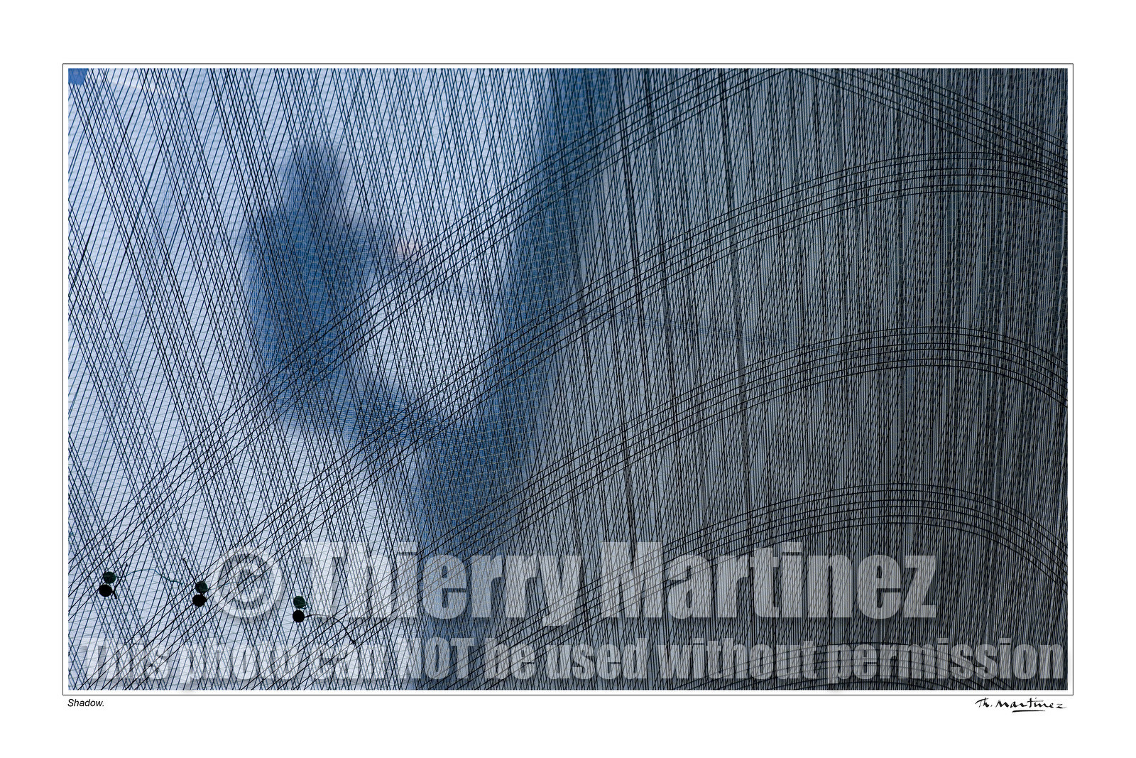 Photo disponible en tirage photo Fine Art,tirage original limités à 30 exemplaires.Chaque tirage est numéroté avec certificat d’authenticité signé.Pour choisir le format et support merci d'utiliser le caddie à coté de la photo.Formats disponibles : Tirage sur papier ( tirage seul) :  30x45 cm   40x60 cm  60x90 cm. Vous pouvez choisir le tirage avec un fond blanc ou noir , à votre convenance. Tirage sur papier contrecollé sur Dibond ( pas de bord blanc ou noir autour de l'image), avec système d'attache au dos:  30x45 cm   40x60 cm  50x75 cm  80x120cm.Tirage sur toile ( Canvas) monté sur chassis bois (pas de bord blanc ou noir autour de l'image), avec système d'attache au dos :  50x75 cm  80x120cm.Expédition ( Dans le monde entier): Colissimo (assurance) avec signature à réception. 48h pour la France métropolitaine.Il est possible de récupérer les tirages à La Galerie du Golfe (sans frais d'expèdition).Conditionnement tirages seuls: tube cylindrique renforcé + boite.