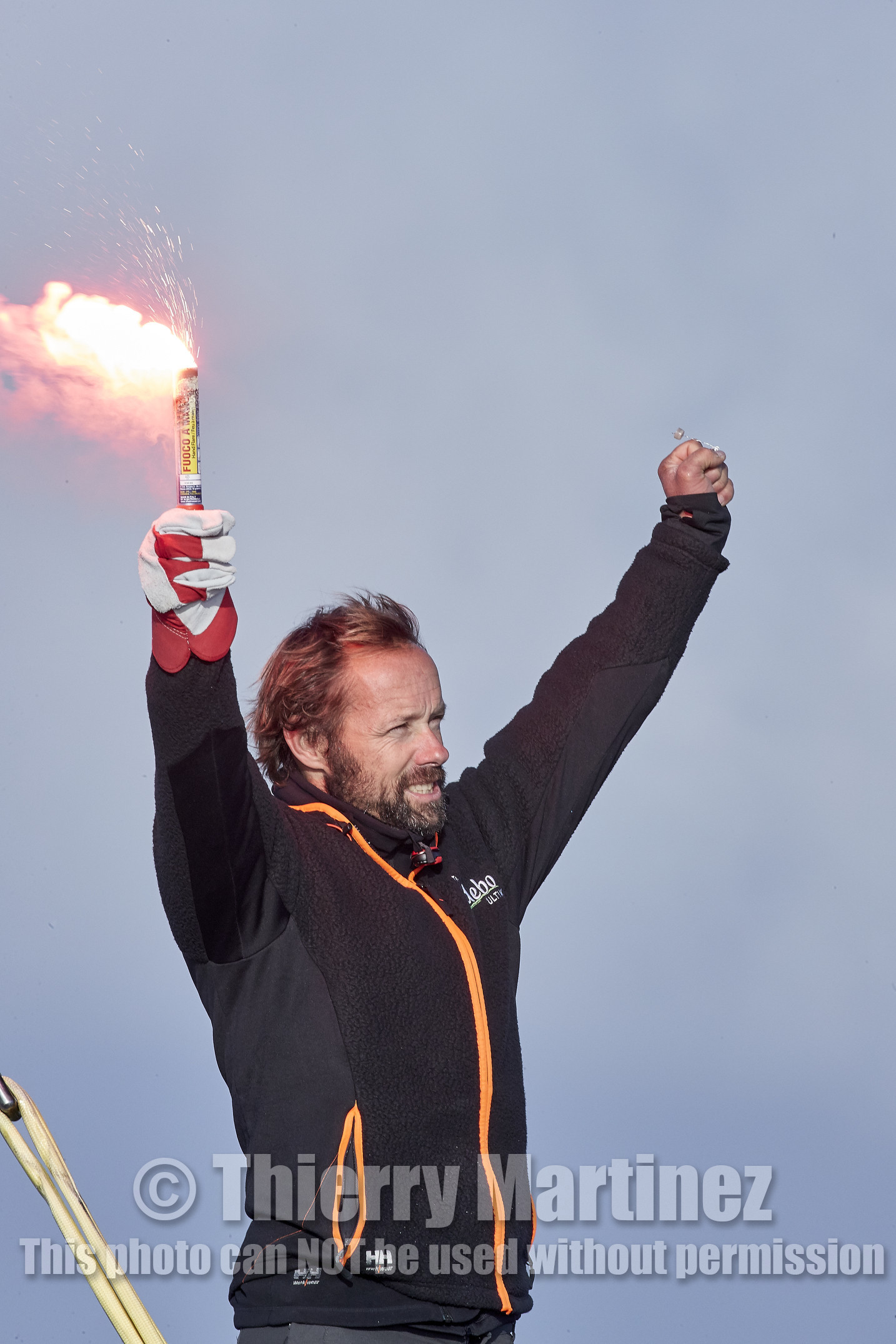 Single-handed sailing round the world record .