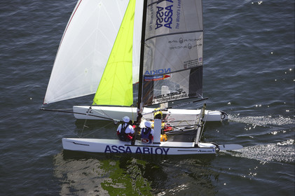 03_3155D  © Th.Martinez,STOCKHOLM ARCHIPELAGO SWEDEN, 9 07 03-Archipelago Raid (2003)  Day 2..Neal & Lisa  McDonald (UK) ASSA ABLOY