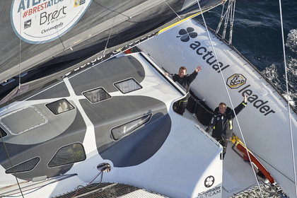 « ULTIM ACTUAL LEADER , Skipper Yves Le Blevec.