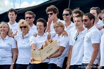 Baptême du trimaran ULTIM de François Gabart « SVR-LAZARIGUE » par Mélanie Laurent à Concarneau.