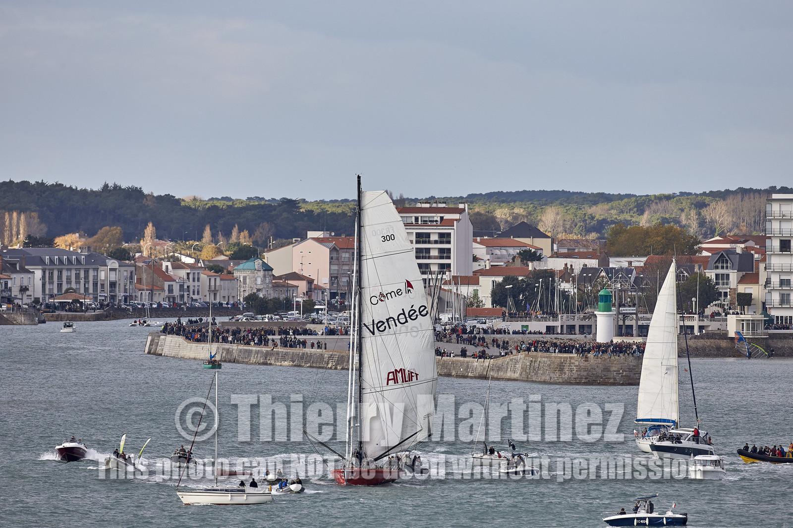 Départ de Jeff Pellet (FRA) sur son bateau COME IN VENDEE POUR UN TOUR DU MONDE;