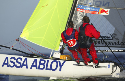 03_3128D  © Th.Martinez,STOCKHOLM ARCHIPELAGO - SWEDEN9 07 03-Archipelago Raid (2003) Leg3 .ASSA ABLOY Neal & Lisa McDonald (UK).