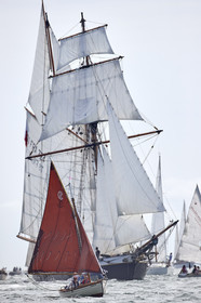 THM-17_011968-Semaine du Golfe-Parade