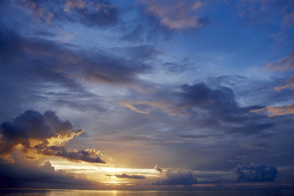 15_024721  ©ThMartinez Sea&Co.  RAIATEA - ILES SOUS LE VENT. POLYNESIE FRANCAISE .  2 Février 2015. ..SUNSET