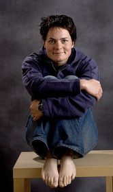 Ellen MacArthur Solo round the world record , finish(FRA)