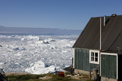 Schooner LA LOUISE sailing on west coast of Greenland.