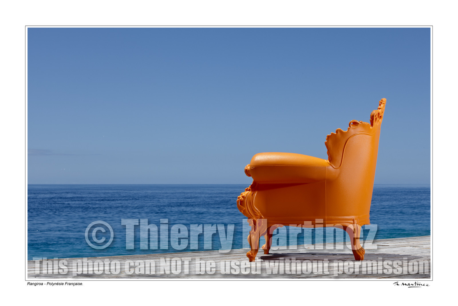 Photo disponible en tirage photo Fine Art,tirage original limités à 30 exemplaires.Chaque tirage est numéroté avec certificat d’authenticité signé.Pour choisir le format et support merci d'utiliser le caddie à coté de la photo.Formats disponibles : Tirage sur papier ( tirage seul) :  30x45 cm   40x60 cm  60x90 cm. Vous pouvez choisir le tirage avec un fond blanc ou noir , à votre convenance. Tirage sur papier contrecollé sur Dibond ( pas de bord blanc ou noir autour de l'image), avec système d'attache au dos:  30x45 cm   40x60 cm  50x75 cm  80x120cm.Tirage sur toile ( Canvas) monté sur chassis bois (pas de bord blanc ou noir autour de l'image), avec système d'attache au dos :  50x75 cm  80x120cm.Expédition ( Dans le monde entier): Colissimo (assurance) avec signature à réception. 48h pour la France métropolitaine.Il est possible de récupérer les tirages à La Galerie du Golfe (sans frais d'expèdition).Conditionnement tirages seuls: tube cylindrique renforcé + boite.