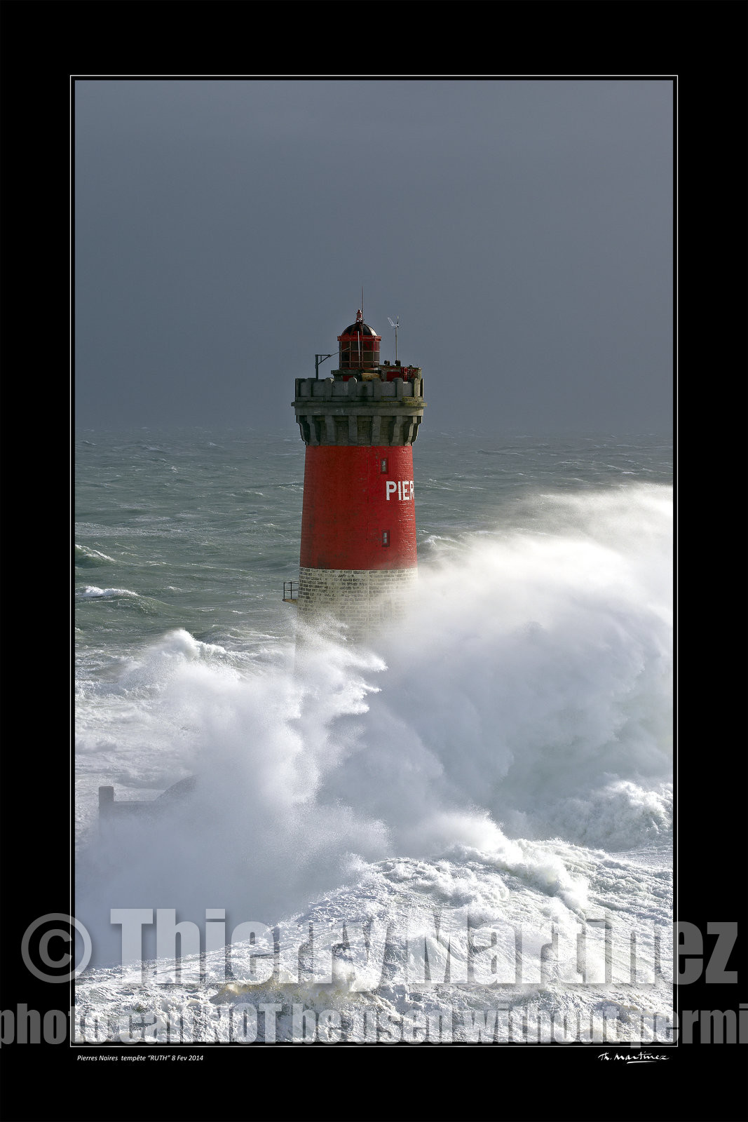 Photo disponible en tirage photo Fine Art,tirage original limités à 30 exemplaires.Chaque tirage est numéroté avec certificat d’authenticité signé.Pour choisir le format et support merci d'utiliser le caddie à coté de la photo.Formats disponibles : Tirage sur papier ( tirage seul) :  30x45 cm   40x60 cm  60x90 cm. Vous pouvez choisir le tirage avec un fond blanc ou noir , à votre convenance. Tirage sur papier contrecollé sur Dibond ( pas de bord blanc ou noir autour de l'image), avec système d'attache au dos:  30x45 cm   40x60 cm  50x75 cm  80x120cm.Tirage sur toile ( Canvas) monté sur chassis bois (pas de bord blanc ou noir autour de l'image), avec système d'attache au dos :  50x75 cm  80x120cm.Expédition ( Dans le monde entier): Colissimo (assurance) avec signature à réception. 48h pour la France métropolitaine.Il est possible de récupérer les tirages à La Galerie du Golfe (sans frais d'expèdition).Conditionnement tirages seuls: tube cylindrique renforcé + boite.