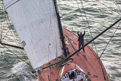 Départ de Jeff Pellet (FRA) sur son bateau COME IN VENDEE POUR UN TOUR DU MONDE;