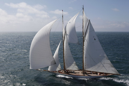 JP Morgan Asset Management Round The Island Race.