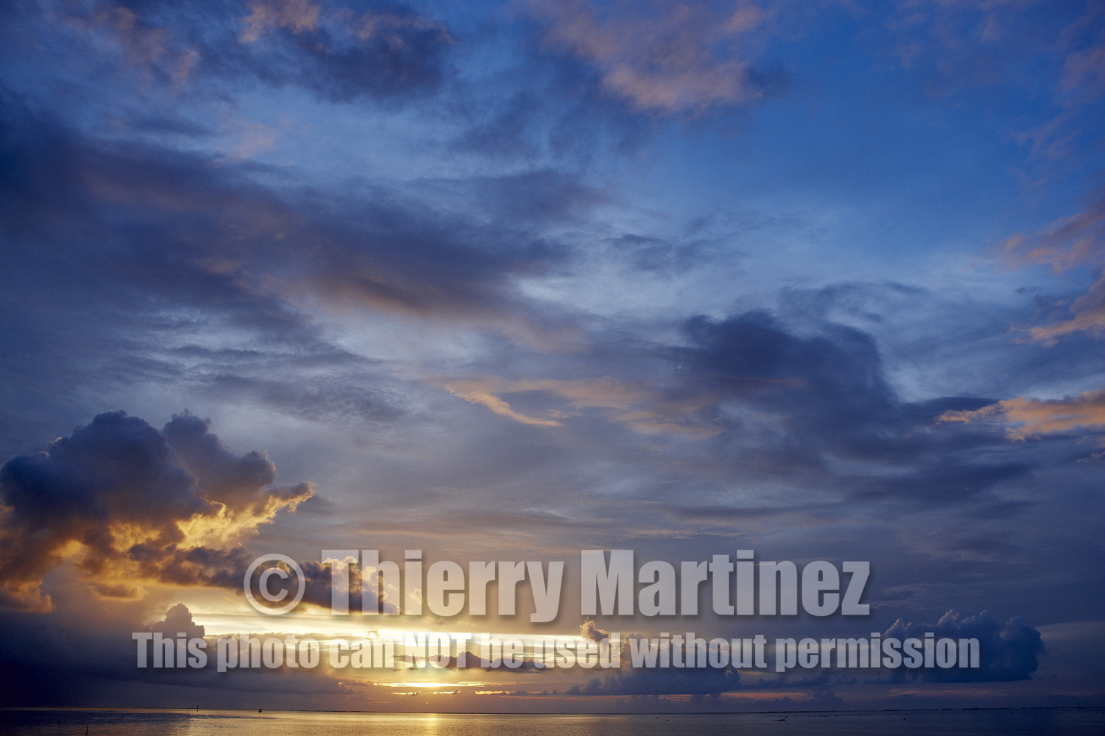15_024721  ©ThMartinez Sea&Co.  RAIATEA - ILES SOUS LE VENT. POLYNESIE FRANCAISE .  2 Février 2015. ..SUNSET