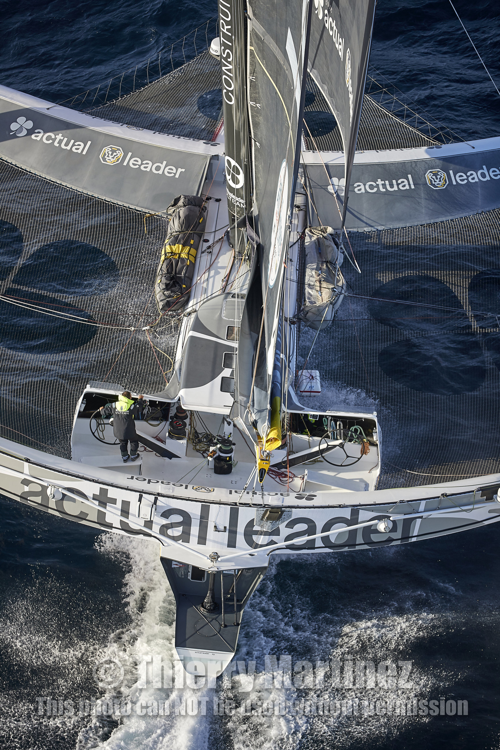 « ULTIM ACTUAL LEADER , Skipper Yves Le Blevec.