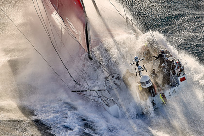 THM-17_107611_VOR-LISBON-LEG2start