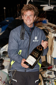 22_35125   © Thierry Martinez.ST NAZAIRE, FRANCE.07 Sept 2022.53éme édition de la Solitaire du Figaro.Arrivée de la 3éme étape , Royan    St Nazaire.Tom Laperche (Région Bretagne-CMB Performance) vainqueur de l’étape et de l’édition de la Solitaire du Figaro 2022.