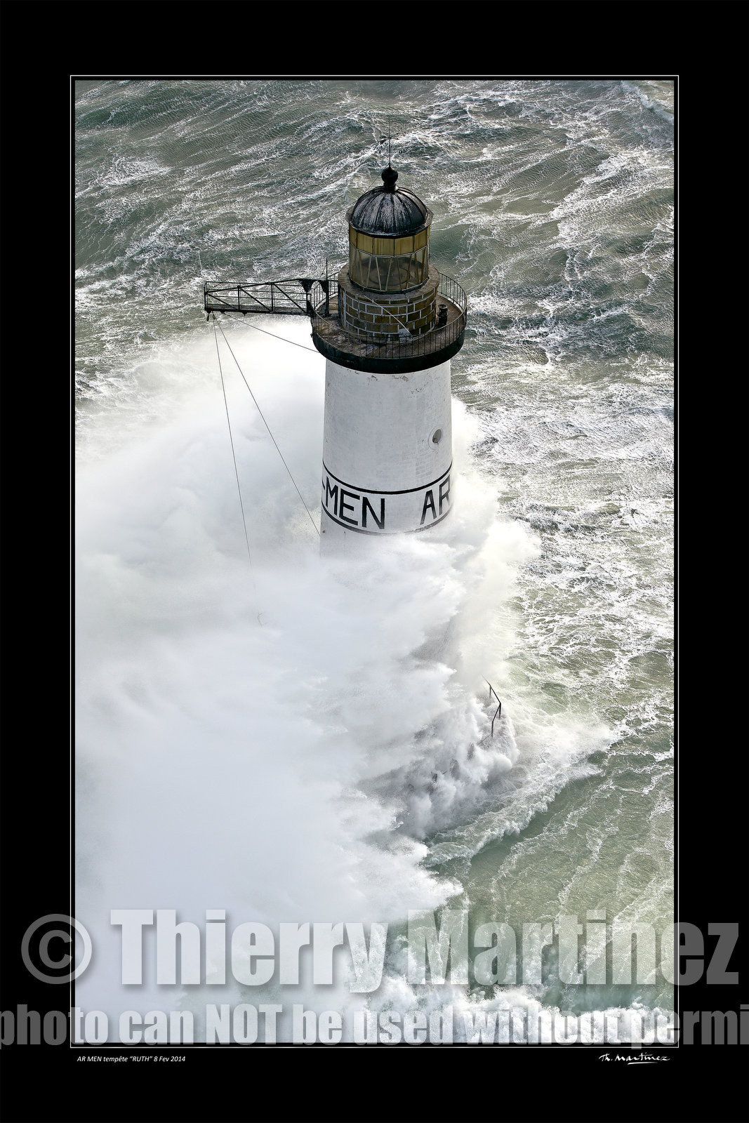 Photo disponible en tirage photo Fine Art,tirage original limités à 30 exemplaires.Chaque tirage est numéroté avec certificat d’authenticité signé.Pour choisir le format et support merci d'utiliser le caddie à coté de la photo.Formats disponibles : Tirage sur papier ( tirage seul) :  30x45 cm   40x60 cm  60x90 cm. Vous pouvez choisir le tirage avec un fond blanc ou noir , à votre convenance. Tirage sur papier contrecollé sur Dibond ( pas de bord blanc ou noir autour de l'image), avec système d'attache au dos:  30x45 cm   40x60 cm  50x75 cm  80x120cm.Tirage sur toile ( Canvas) monté sur chassis bois (pas de bord blanc ou noir autour de l'image), avec système d'attache au dos :  50x75 cm  80x120cm.Expédition ( Dans le monde entier): Colissimo (assurance) avec signature à réception. 48h pour la France métropolitaine.Il est possible de récupérer les tirages à La Galerie du Golfe (sans frais d'expèdition).Conditionnement tirages seuls: tube cylindrique renforcé + boite.