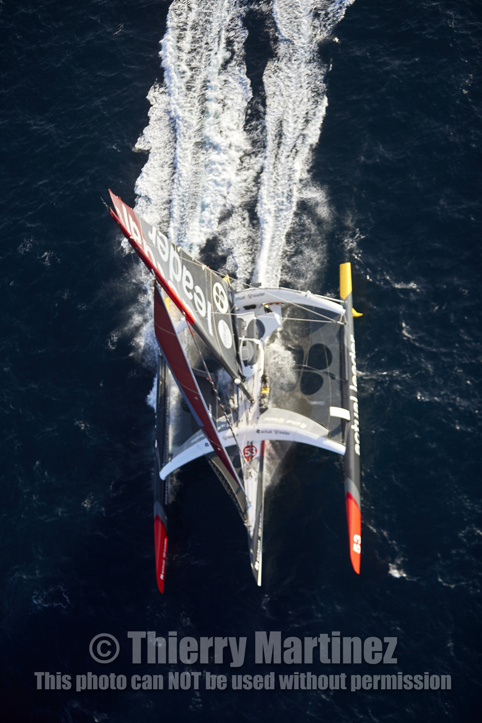 « ULTIM ACTUAL LEADER , Skipper Yves Le Blevec.