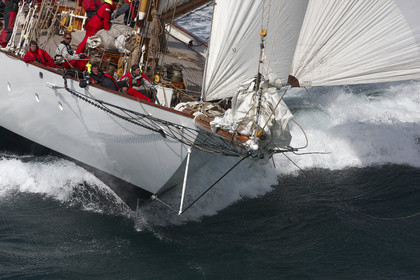 JP Morgan Asset Management Round The Island Race.